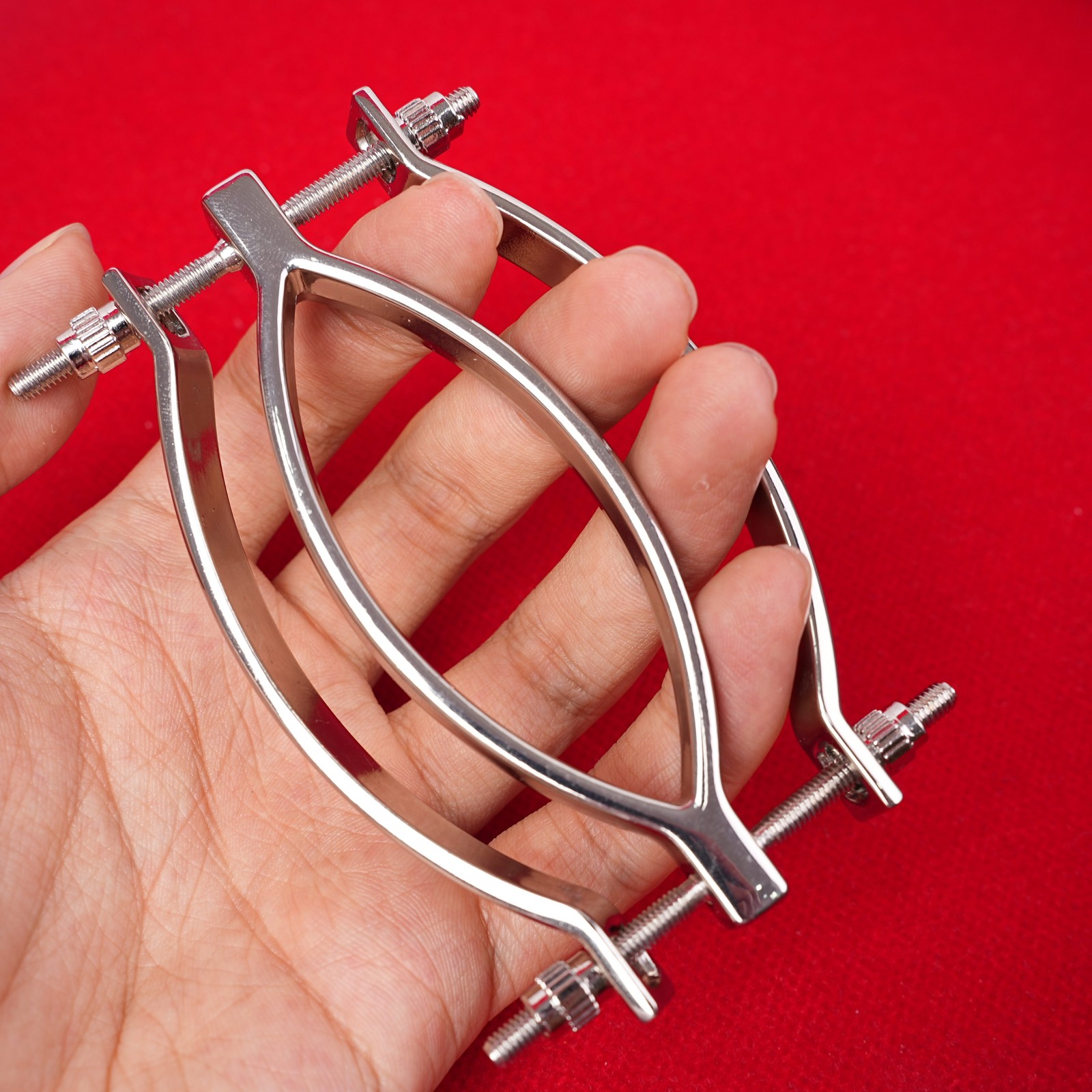Metal Labia Clip Clit Clamp Vagina Stimulator Bondage Speculum Sex Toy for Women