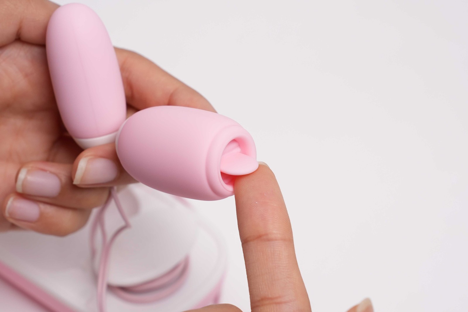 Women Vibrator Bullet Egg Licking/Sucking Mini G-spot Stimulator Adult Sex Toys